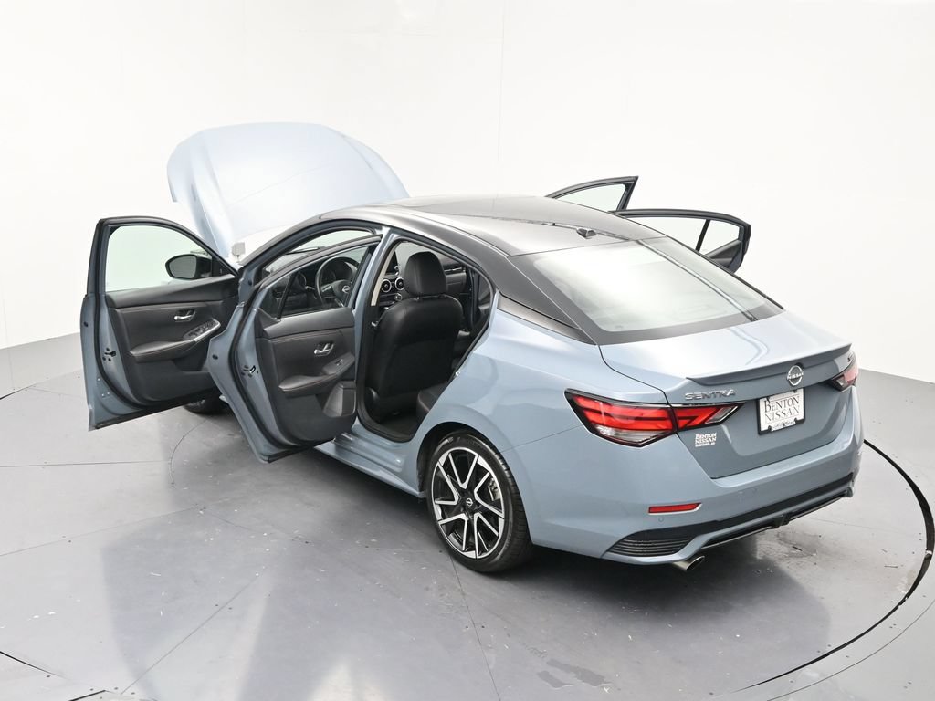 Used 2025 Nissan Sentra SR w/ SR Premium Package FWD image 25