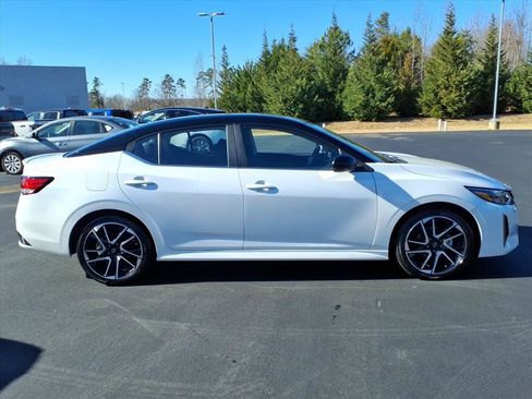 Used 2024 Nissan Sentra SR image 25