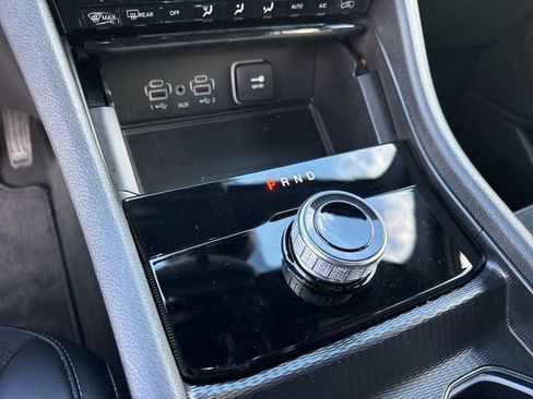 Certified 2024 Jeep Grand Cherokee Altitude image 11