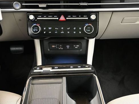 Certified 2025 Hyundai Tucson Limited AWD/4WD image 28