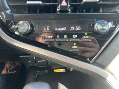 Used 2022 Toyota Camry XSE image 29