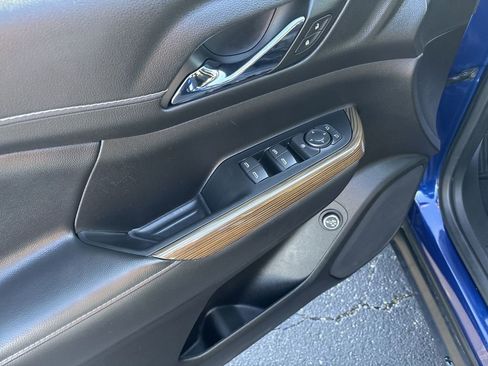 Used 2023 GMC Acadia SLE w/ Driver Convenience Package image 15