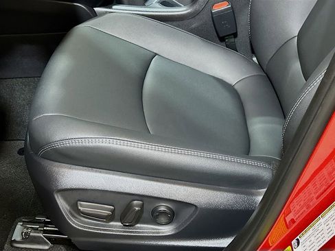 Used 2026 Toyota Corolla Cross XLE w/ Convenience Package FWD image 16