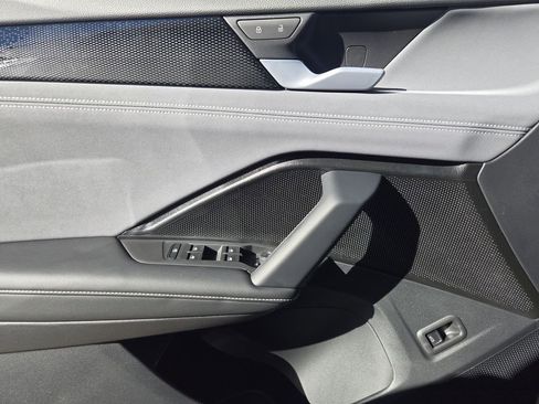 New 2026 Volkswagen Tiguan SE FWD image 18