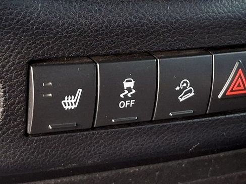 Used 2013 Jeep Wrangler Unlimited Rubicon w/ Connectivity Group AWD/4WD image 26