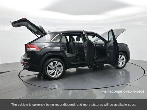 Used 2020 Volkswagen Atlas Cross Sport SEL image 34