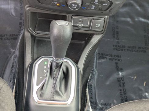 Certified 2021 Jeep Renegade Latitude image 22