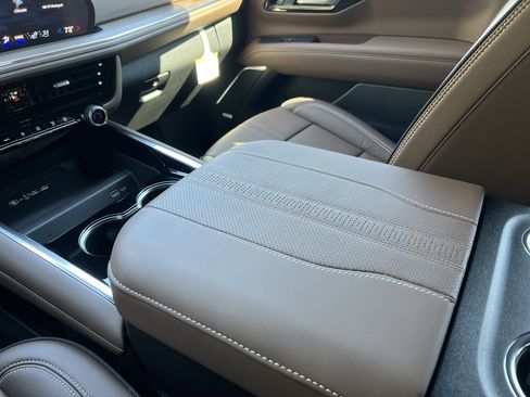 New 2026 Chevrolet Suburban High Country image 30