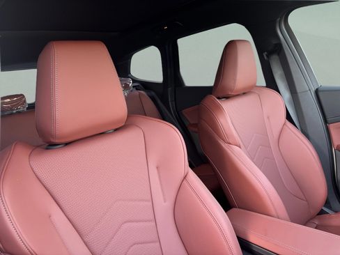 Used 2026 BMW X1 xDrive28i w/ Technology Package image 25