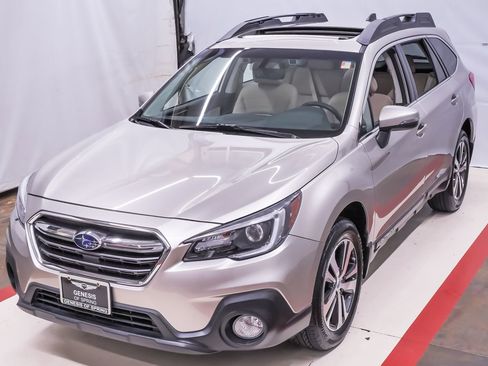Used 2018 Subaru Outback 3.6R Limited image 1