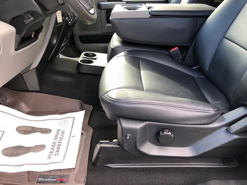 Used 2020 Ford F350 XLT w/ Snow Plow Prep Package image 20