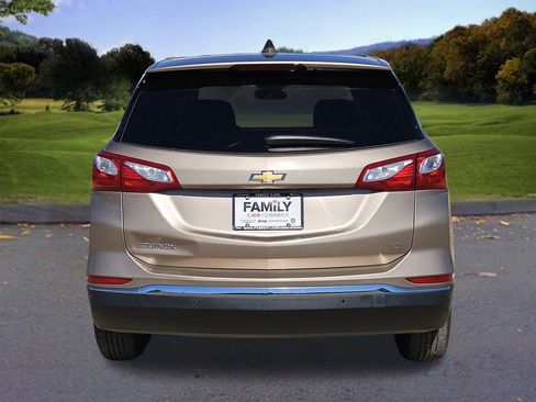 Used 2019 Chevrolet Equinox LT w/ Driver Convenience Package image 5