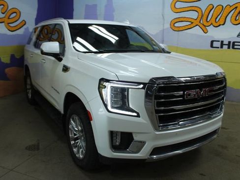 Used 2021 GMC Yukon SLT w/ SLT Luxury Package AWD/4WD image 2