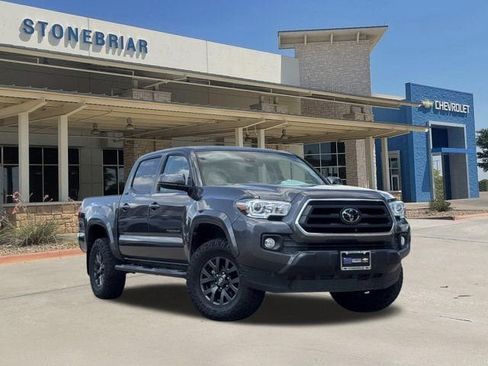 Used 2023 Toyota Tacoma SR5 RWD image 2