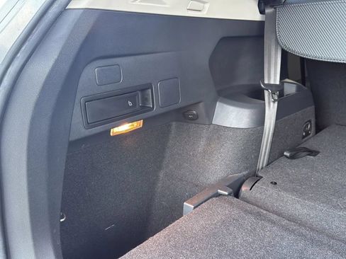 Used 2020 Volkswagen Tiguan S FWD image 18