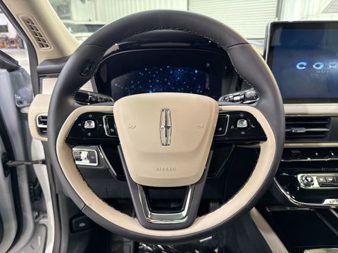 New 2026 Lincoln Corsair Premiere image 13
