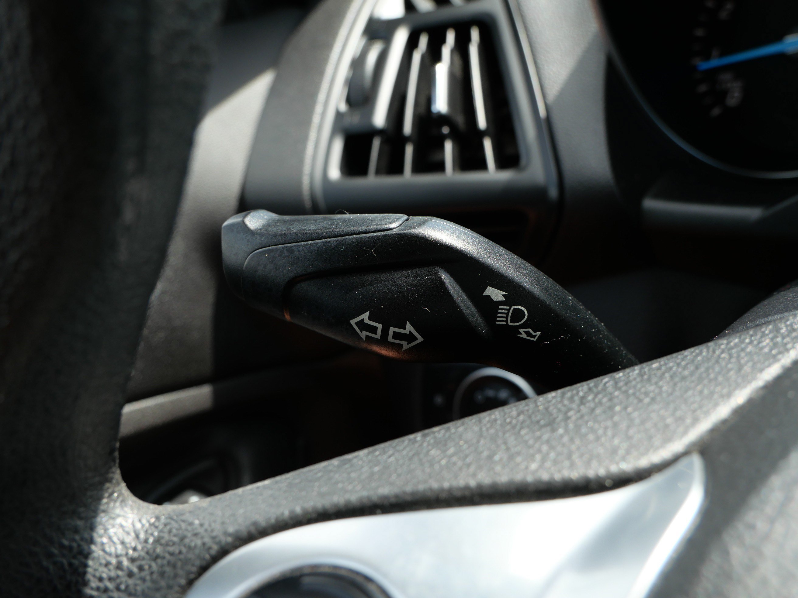 Used 2015 Ford Escape SE FWD image 30
