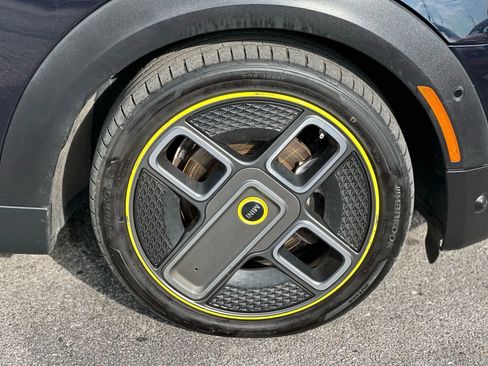 Used 2021 MINI Cooper SE w/ 8.8" Touchscreen Nav Package image 23