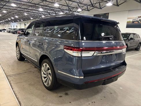 Used 2023 Lincoln Navigator Reserve AWD/4WD image 4