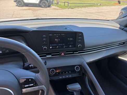Used 2026 Hyundai Elantra Sport FWD image 17