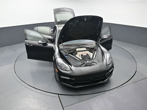 Used 2020 Porsche Panamera GTS image 64