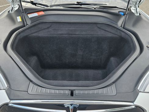 Used 2016 Tesla Model S 70D image 29