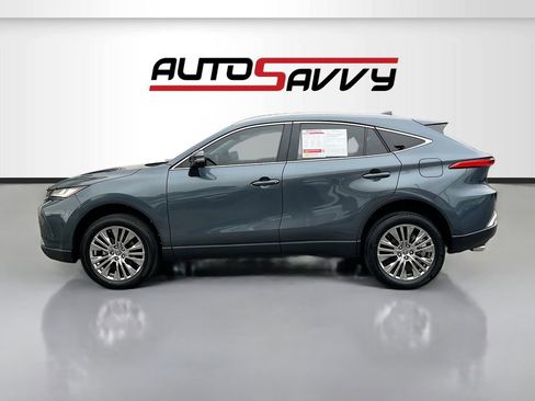 Used 2024 Toyota Venza XLE AWD/4WD image 4