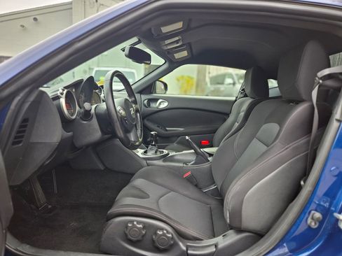 Used 2019 Nissan 370Z w/ Sport Package RWD image 21