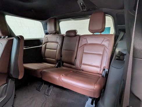 New 2025 Lincoln Navigator Reserve image 9