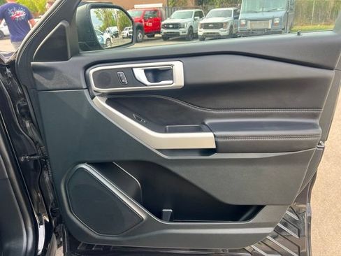 Used 2023 Ford Explorer XLT w/ Equipment Group 202A AWD/4WD image 10