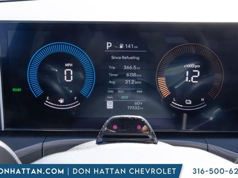 Used 2025 Hyundai Santa Fe SEL FWD image 5