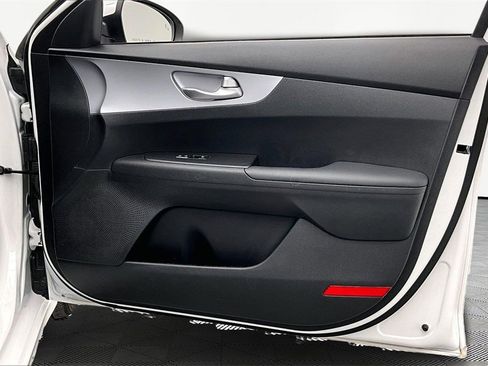 Used 2024 Kia Forte LXS w/ LXS Technology Package image 24