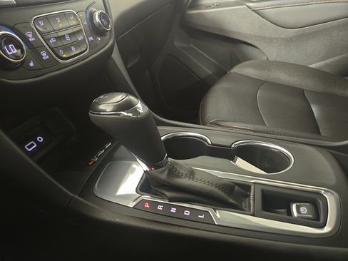 Used 2020 Chevrolet Equinox Premier w/ Premier Redline Edition image 21