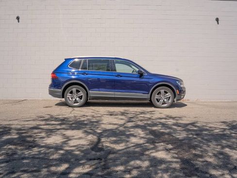 Used 2021 Volkswagen Tiguan SEL AWD/4WD image 8