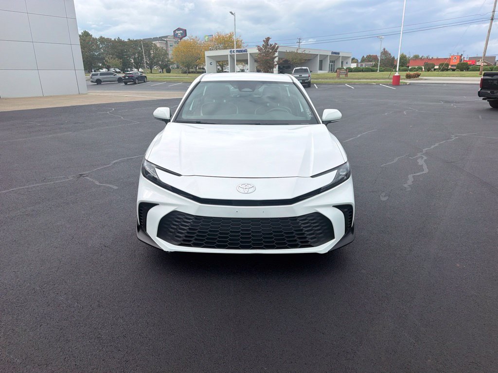 Used 2025 Toyota Camry SE FWD image 8