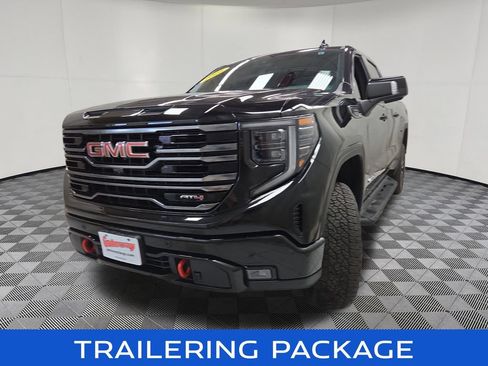 Used 2025 GMC Sierra 1500 AT4 w/ Technology Package AWD/4WD image 8