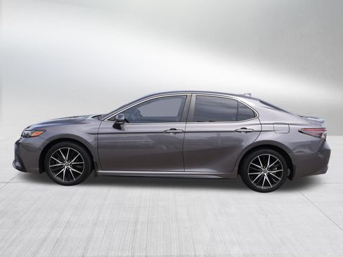 Used 2023 Toyota Camry SE FWD image 4