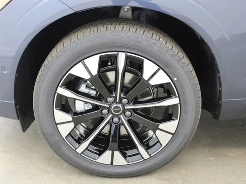 New 2026 Volvo XC60 B5 Plus w/ Protection Package Premier AWD/4WD image 30