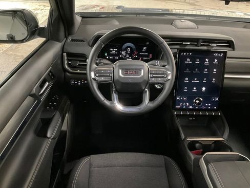 Used 2025 GMC Terrain Elevation image 14