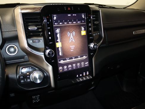 Used 2019 RAM 1500 Laramie image 40