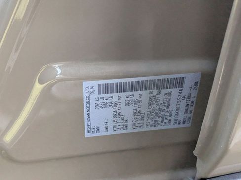 Used 2024 Nissan Rogue SV image 11