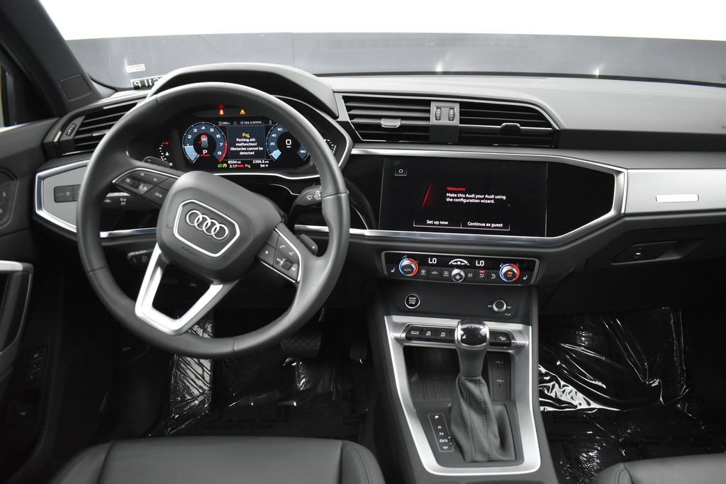 Used 2025 Audi Q3 2.0T Premium w/ Convenience Package AWD/4WD image 12