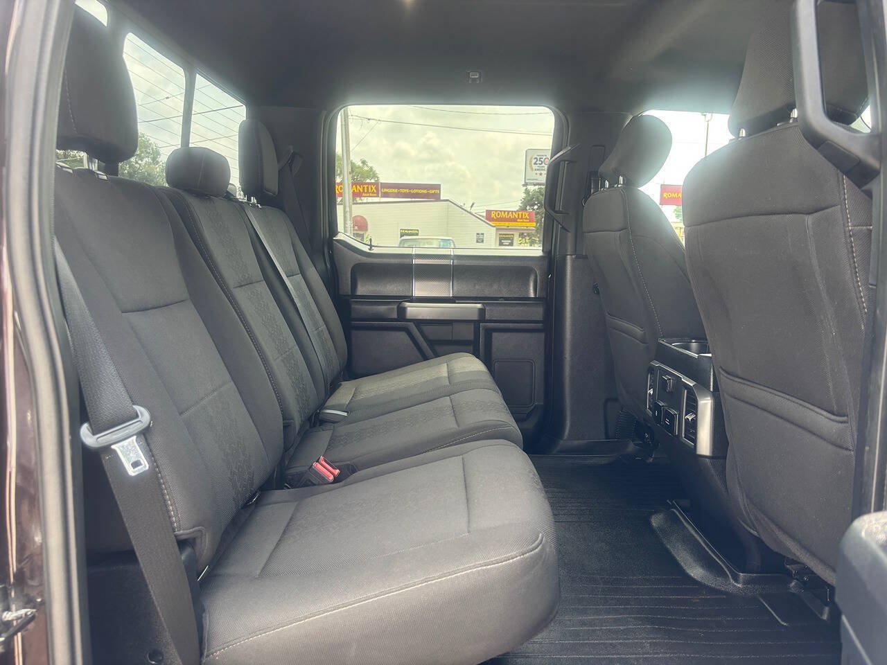 Used 2018 Ford F150 XLT w/ Equipment Group 302A Luxury AWD/4WD image 22