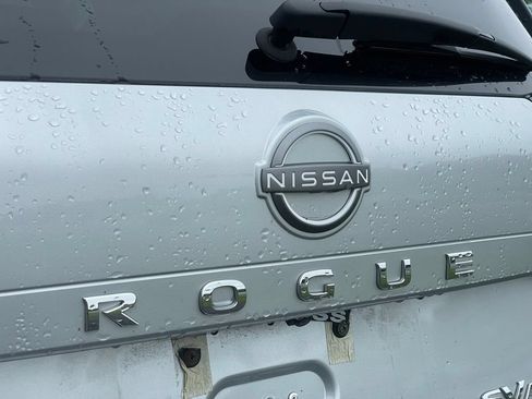 Certified 2023 Nissan Rogue SV w/ SV Premium B Package AWD/4WD image 31