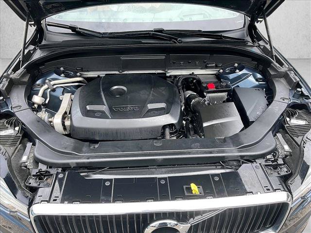 Used 2019 Volvo XC60 T5 Momentum w/ Multimedia Package FWD image 11
