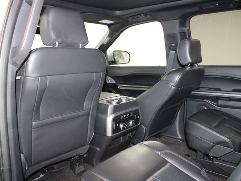 Used 2020 Ford Expedition XLT w/ Equipment Group 202A RWD image 27