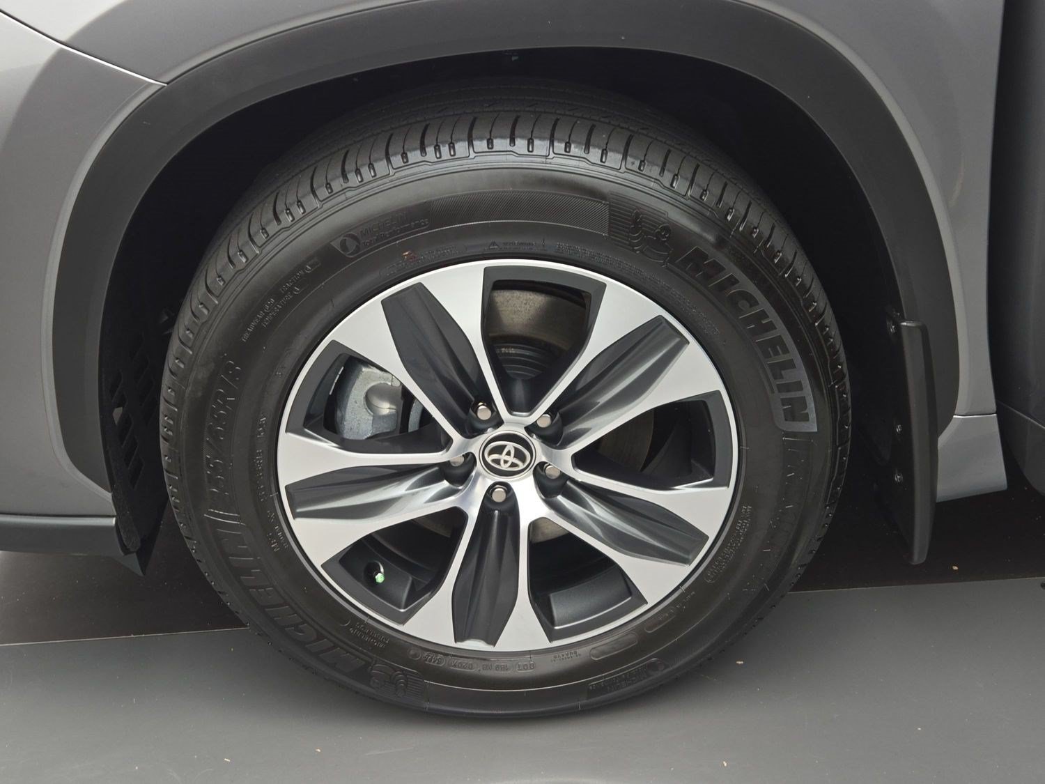 Certified 2026 Toyota Highlander XLE AWD/4WD image 32