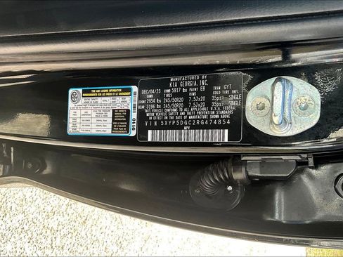 Used 2024 Kia Telluride SX Prestige w/ Towing Package image 18