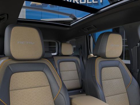 New 2025 Chevrolet Equinox ACTIV image 24