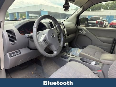 Used 2017 Nissan Frontier SV w/ Moonroof Package AWD/4WD image 4
